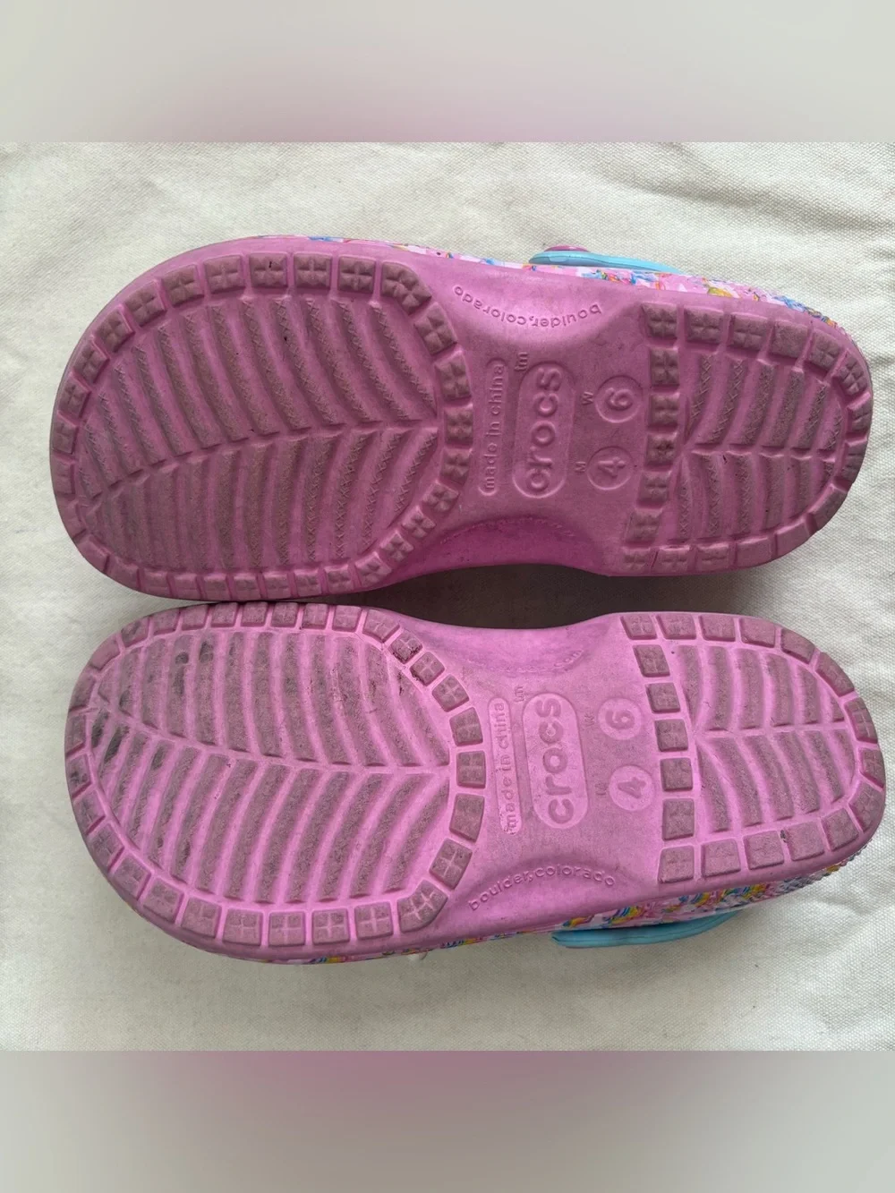CROCS fun pink